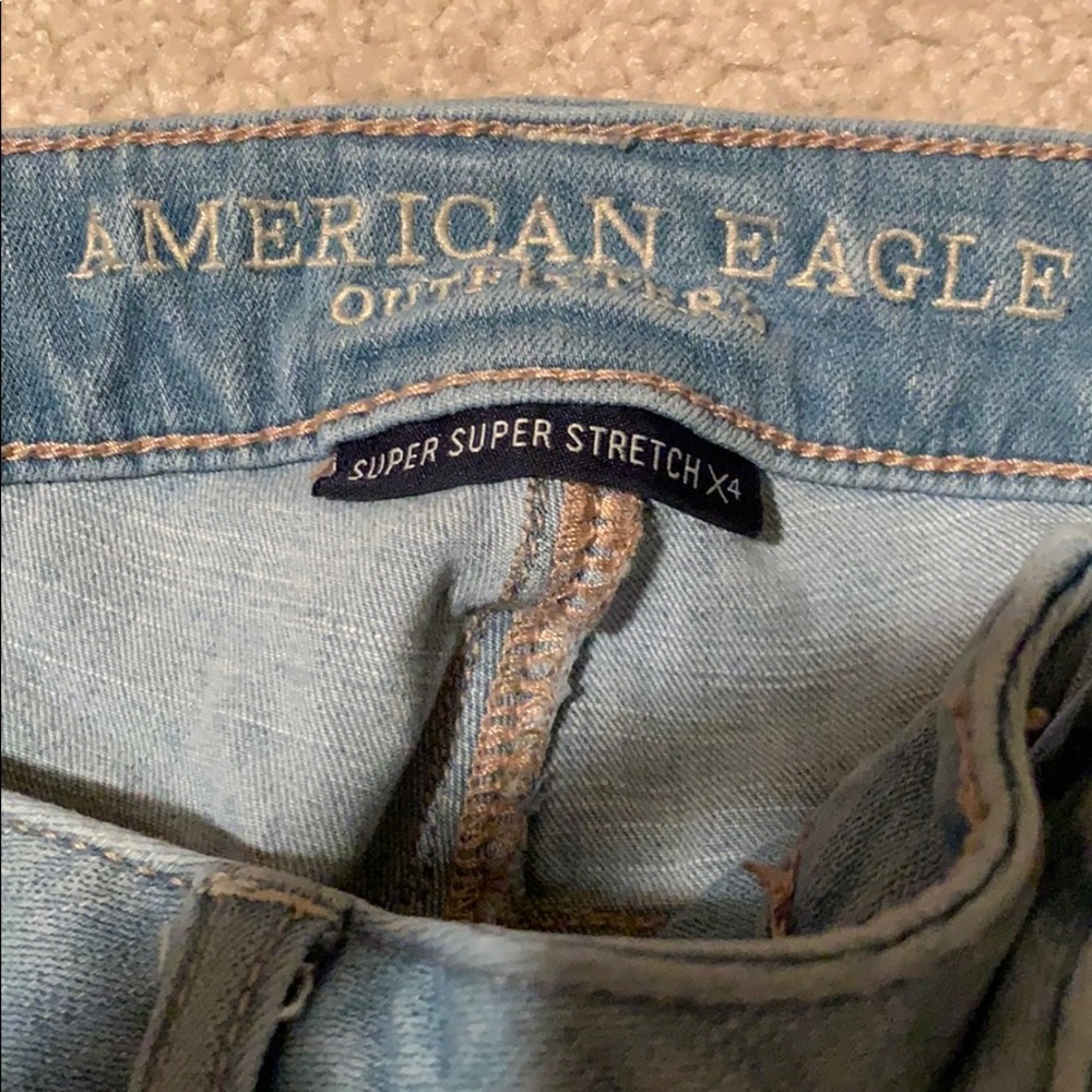 AE Light Wash Ripped Jeans - Picture 2 of 3